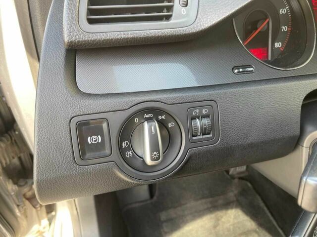 Серый Фольксваген Пассат Вариант, объемом двигателя 1.6 л и пробегом 238 тыс. км за 5200 $, фото 11 на Automoto.ua