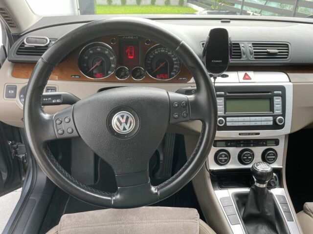 Сірий Фольксваген Пассат Варіант, об'ємом двигуна 2 л та пробігом 200 тис. км за 7300 $, фото 12 на Automoto.ua