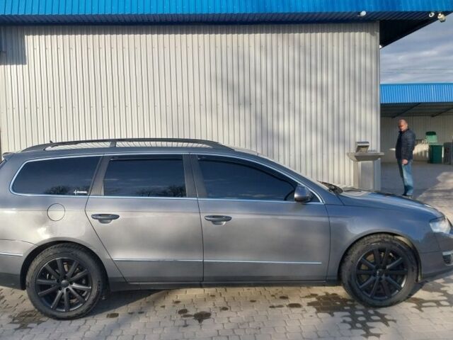 Сірий Фольксваген Пассат Варіант, об'ємом двигуна 2 л та пробігом 220 тис. км за 6999 $, фото 1 на Automoto.ua