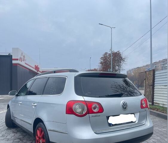 Фольксваген Пассат Вариант 2006 в Кривом Роге на Automoto.ua Серый Фольксваген Пассат Вариант, объемом двигателя 1.9 л и пробегом 408 тыс. км за 2650 $, фото 2 на Automoto.ua