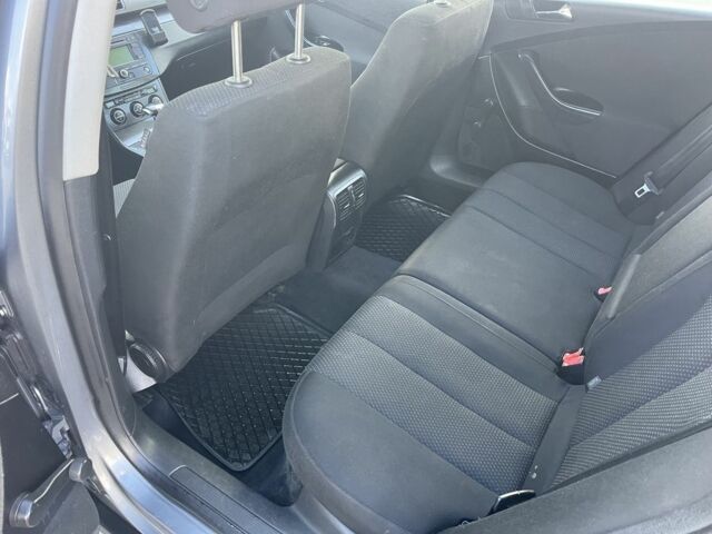 Фольксваген Пассат Вариант 2006 в Яворове на Automoto.ua Серый Фольксваген Пассат Вариант, объемом двигателя 2 л и пробегом 277 тыс. км за 3277 $, фото 2 на Automoto.ua