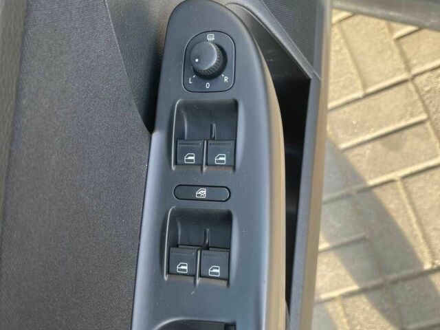 Серый Фольксваген Пассат Вариант, объемом двигателя 1.6 л и пробегом 238 тыс. км за 5200 $, фото 8 на Automoto.ua