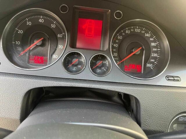 Серый Фольксваген Пассат Вариант, объемом двигателя 1.6 л и пробегом 238 тыс. км за 5200 $, фото 12 на Automoto.ua