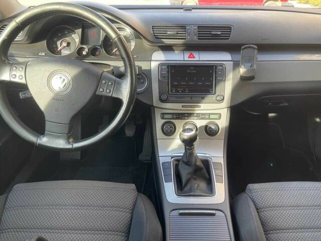 Серый Фольксваген Пассат Вариант, объемом двигателя 1.6 л и пробегом 238 тыс. км за 5200 $, фото 13 на Automoto.ua