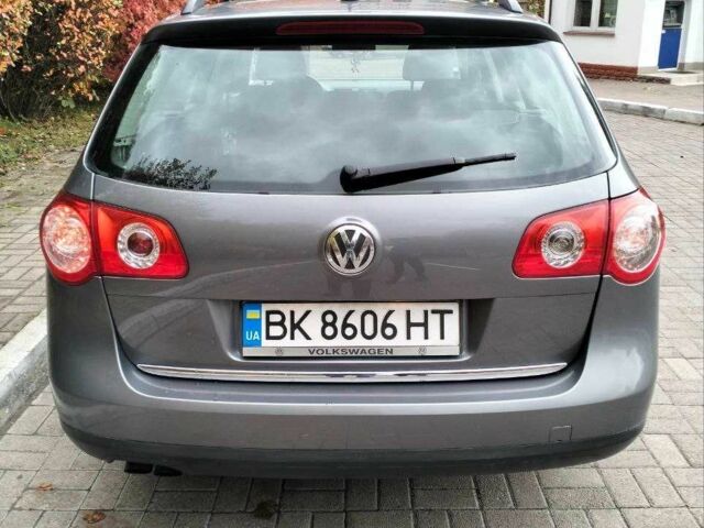 Фольксваген Пассат Вариант 2006 в Ровно на Automoto.ua Серый Фольксваген Пассат Вариант, объемом двигателя 2 л и пробегом 289 тыс. км за 6700 $, фото 5 на Automoto.ua