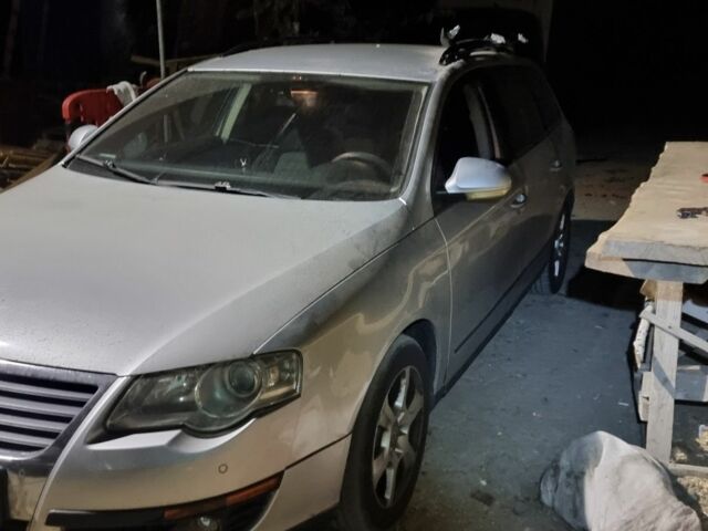 Серый Фольксваген Пассат Вариант, объемом двигателя 2 л и пробегом 248 тыс. км за 5000 $, фото 1 на Automoto.ua