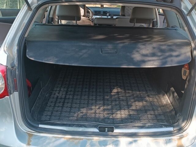 Сірий Фольксваген Пассат Варіант, об'ємом двигуна 2 л та пробігом 305 тис. км за 5000 $, фото 14 на Automoto.ua