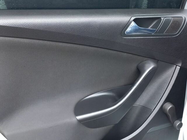 Серый Фольксваген Пассат Вариант, объемом двигателя 1.6 л и пробегом 265 тыс. км за 5299 $, фото 10 на Automoto.ua