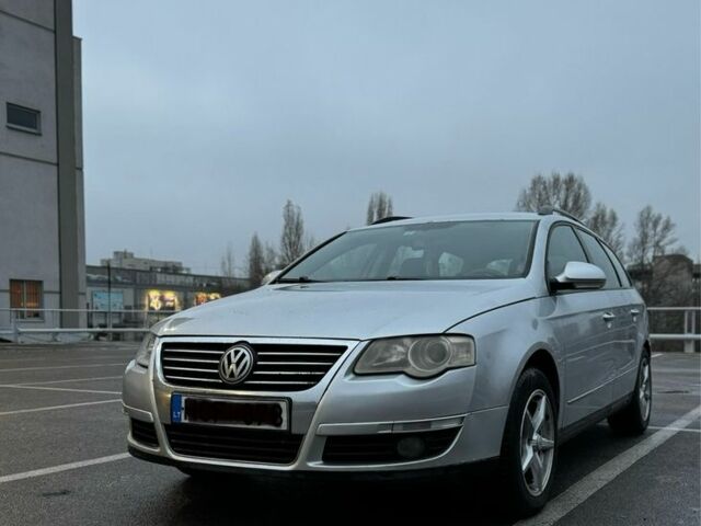 Серый Фольксваген Пассат Вариант, объемом двигателя 2 л и пробегом 344 тыс. км за 2499 $, фото 2 на Automoto.ua