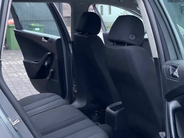 Серый Фольксваген Пассат Вариант, объемом двигателя 1.9 л и пробегом 327 тыс. км за 2250 $, фото 13 на Automoto.ua