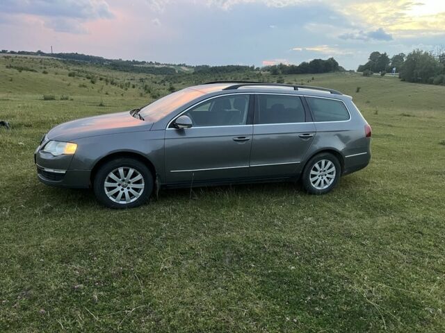 Сірий Фольксваген Пассат Варіант, об'ємом двигуна 2 л та пробігом 196 тис. км за 4900 $, фото 3 на Automoto.ua