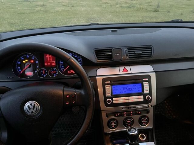 Фольксваген Пассат Варіант 2006 у Шепетовке на Automoto.ua Сірий Фольксваген Пассат Варіант, об'ємом двигуна 2 л та пробігом 196 тис. км за 4900 $, фото 5 на Automoto.ua