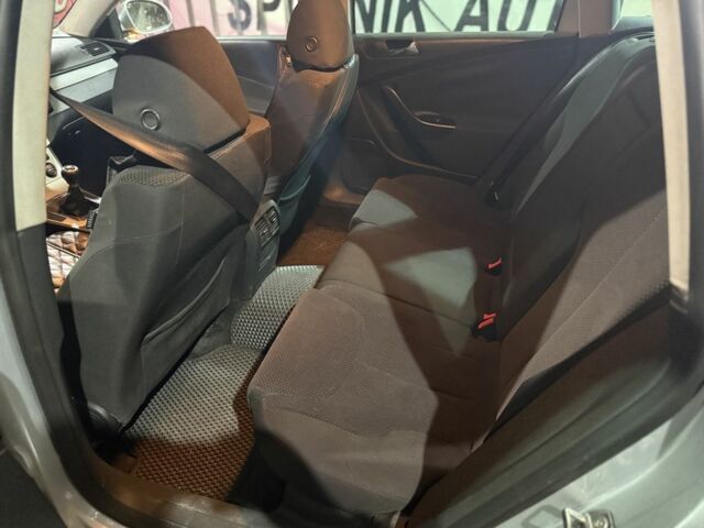 Серый Фольксваген Пассат Вариант, объемом двигателя 2 л и пробегом 158 тыс. км за 2900 $, фото 7 на Automoto.ua