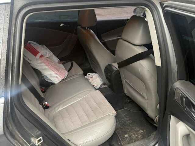 Фольксваген Пассат Варіант 2006 у Петропавлівська Борщагівка на Automoto.ua Сірий Фольксваген Пассат Варіант, об'ємом двигуна 2 л та пробігом 228 тис. км за 5500 $, фото 5 на Automoto.ua