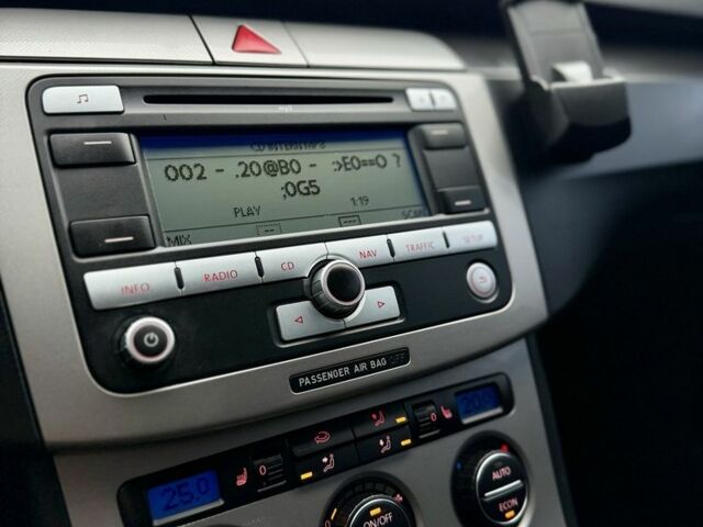 Серый Фольксваген Пассат Вариант, объемом двигателя 2 л и пробегом 240 тыс. км за 5650 $, фото 10 на Automoto.ua