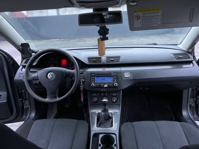 Серый Фольксваген Пассат Вариант, объемом двигателя 1.9 л и пробегом 327 тыс. км за 2250 $, фото 9 на Automoto.ua