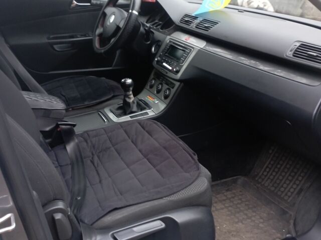 Серый Фольксваген Пассат Вариант, объемом двигателя 1.9 л и пробегом 307 тыс. км за 2750 $, фото 1 на Automoto.ua