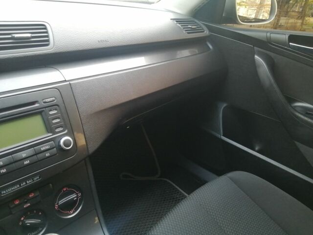 Фольксваген Пассат Вариант 2006 в Запорожье на Automoto.ua Серый Фольксваген Пассат Вариант, объемом двигателя 2 л и пробегом 280 тыс. км за 4500 $, фото 14 на Automoto.ua