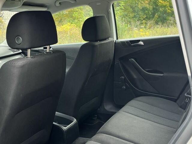 Серый Фольксваген Пассат Вариант, объемом двигателя 1.6 л и пробегом 209 тыс. км за 6300 $, фото 9 на Automoto.ua