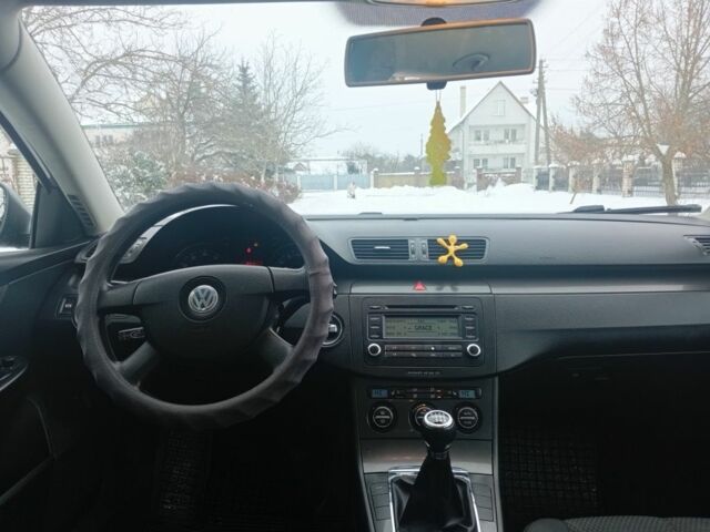 Серый Фольксваген Пассат Вариант, объемом двигателя 1.6 л и пробегом 220 тыс. км за 3900 $, фото 6 на Automoto.ua