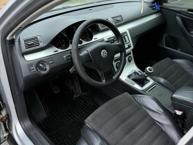 Сірий Фольксваген Пассат Варіант, об'ємом двигуна 2 л та пробігом 380 тис. км за 4350 $, фото 7 на Automoto.ua