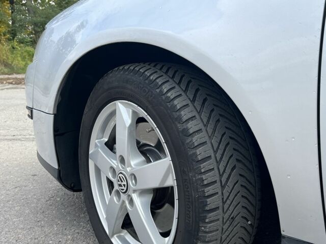 Серый Фольксваген Пассат Вариант, объемом двигателя 1.6 л и пробегом 209 тыс. км за 6300 $, фото 2 на Automoto.ua