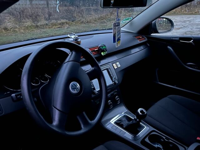 Сірий Фольксваген Пассат Варіант, об'ємом двигуна 1.6 л та пробігом 173 тис. км за 5800 $, фото 1 на Automoto.ua