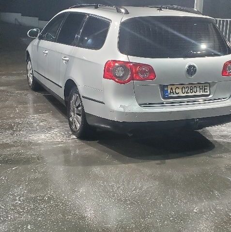 Сірий Фольксваген Пассат Варіант, об'ємом двигуна 2 л та пробігом 275 тис. км за 5500 $, фото 3 на Automoto.ua