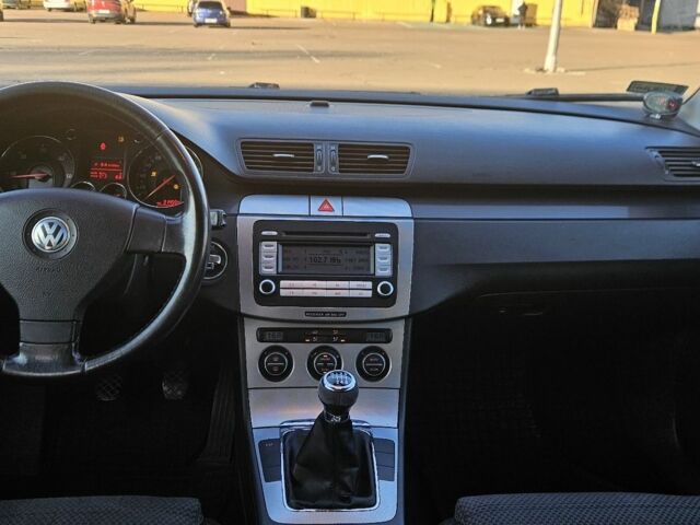 Серый Фольксваген Пассат Вариант, объемом двигателя 2 л и пробегом 314 тыс. км за 2957 $, фото 18 на Automoto.ua