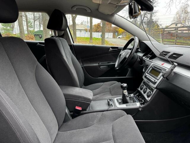 Сірий Фольксваген Пассат Варіант, об'ємом двигуна 1.8 л та пробігом 249 тис. км за 5990 $, фото 23 на Automoto.ua