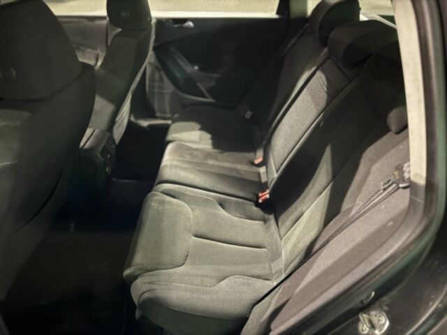 Серый Фольксваген Пассат Вариант, объемом двигателя 1.9 л и пробегом 300 тыс. км за 2950 $, фото 21 на Automoto.ua