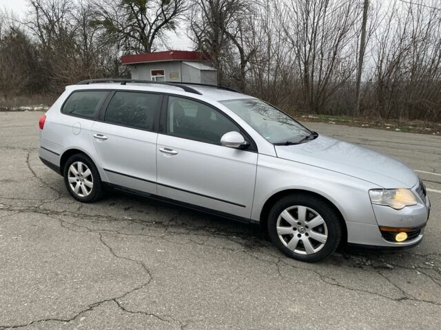 Сірий Фольксваген Пассат Варіант, об'ємом двигуна 2 л та пробігом 335 тис. км за 3499 $, фото 6 на Automoto.ua