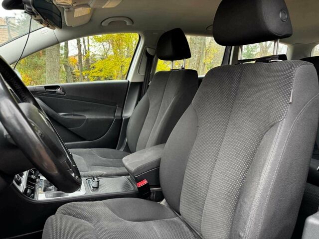 Сірий Фольксваген Пассат Варіант, об'ємом двигуна 1.8 л та пробігом 249 тис. км за 5990 $, фото 15 на Automoto.ua