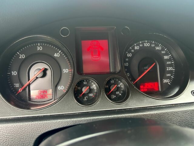 Серый Фольксваген Пассат Вариант, объемом двигателя 2 л и пробегом 350 тыс. км за 5500 $, фото 10 на Automoto.ua