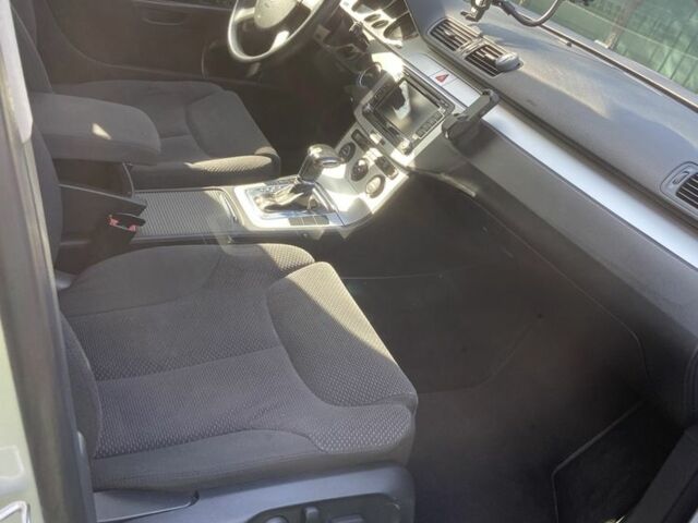 Серый Фольксваген Пассат Вариант, объемом двигателя 2 л и пробегом 298 тыс. км за 6200 $, фото 1 на Automoto.ua