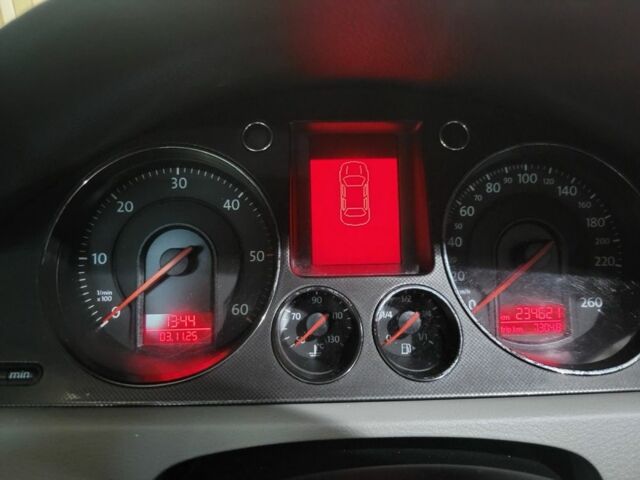 Сірий Фольксваген Пассат Варіант, об'ємом двигуна 2 л та пробігом 234 тис. км за 6700 $, фото 6 на Automoto.ua