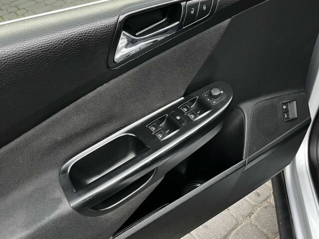 Серый Фольксваген Пассат Вариант, объемом двигателя 2 л и пробегом 215 тыс. км за 4700 $, фото 4 на Automoto.ua