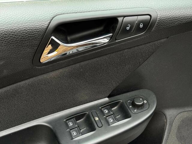 Сірий Фольксваген Пассат Варіант, об'ємом двигуна 1.8 л та пробігом 249 тис. км за 5990 $, фото 12 на Automoto.ua