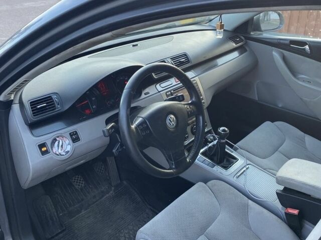 Серый Фольксваген Пассат Вариант, объемом двигателя 2 л и пробегом 240 тыс. км за 2900 $, фото 6 на Automoto.ua