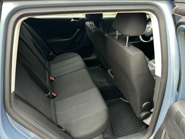 Сірий Фольксваген Пассат Варіант, об'ємом двигуна 1.9 л та пробігом 225 тис. км за 1750 $, фото 7 на Automoto.ua