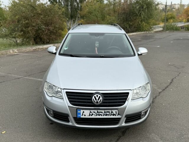 Сірий Фольксваген Пассат Варіант, об'ємом двигуна 2 л та пробігом 284 тис. км за 5200 $, фото 1 на Automoto.ua