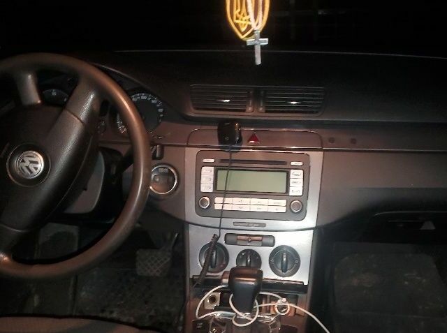 Сірий Фольксваген Пассат Варіант, об'ємом двигуна 2 л та пробігом 275 тис. км за 5500 $, фото 9 на Automoto.ua