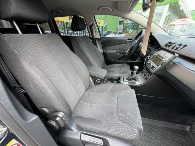 Серый Фольксваген Пассат Вариант, объемом двигателя 2 л и пробегом 196 тыс. км за 6500 $, фото 12 на Automoto.ua