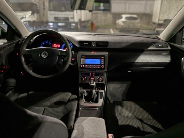 Серый Фольксваген Пассат Вариант, объемом двигателя 1.9 л и пробегом 300 тыс. км за 2950 $, фото 22 на Automoto.ua