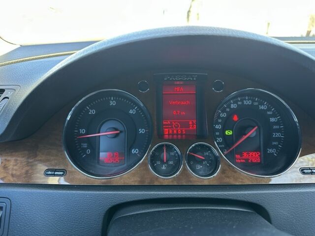 Сірий Фольксваген Пассат Варіант, об'ємом двигуна 2 л та пробігом 370 тис. км за 6500 $, фото 9 на Automoto.ua