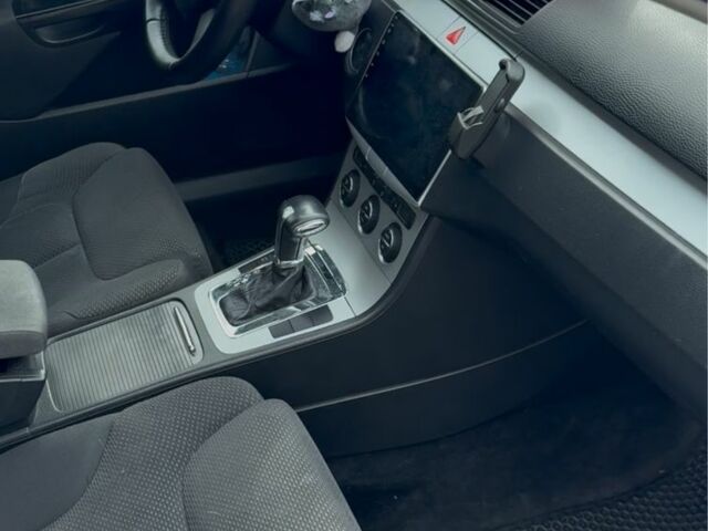 Сірий Фольксваген Пассат Варіант, об'ємом двигуна 2 л та пробігом 284 тис. км за 5200 $, фото 6 на Automoto.ua