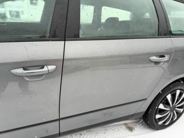 Серый Фольксваген Пассат Вариант, объемом двигателя 1.9 л и пробегом 300 тыс. км за 2950 $, фото 9 на Automoto.ua