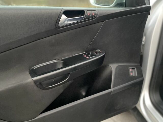 Фольксваген Пассат Варіант 2007 у Хороле на Automoto.ua Сірий Фольксваген Пассат Варіант, об'ємом двигуна 2 л та пробігом 257 тис. км за 3300 $, фото 13 на Automoto.ua