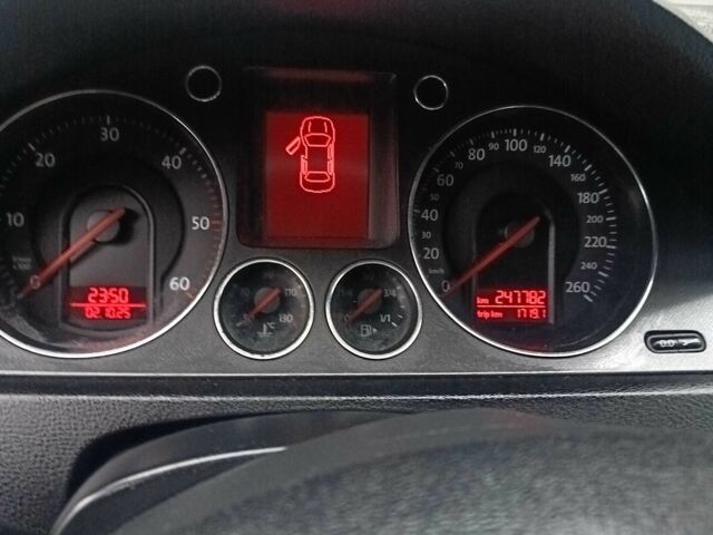 Фольксваген Пассат Вариант 2007 в Макарове на Automoto.ua Серый Фольксваген Пассат Вариант, объемом двигателя 2 л и пробегом 247 тыс. км за 7000 $, фото 5 на Automoto.ua