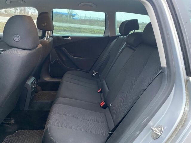 Сірий Фольксваген Пассат Варіант, об'ємом двигуна 2 л та пробігом 335 тис. км за 3499 $, фото 13 на Automoto.ua